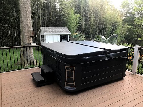 Elegant Wellis Hot Tub in Ebony